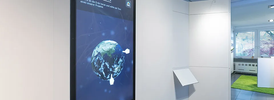 Mila-wall Display: interactive media walls