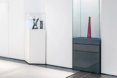 Made-to-measure showcase solutions for valuable exhibits